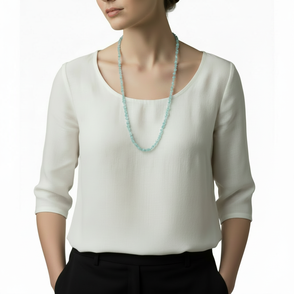 Collier sautoir Tariguente Aigue-marine - mise en situation
