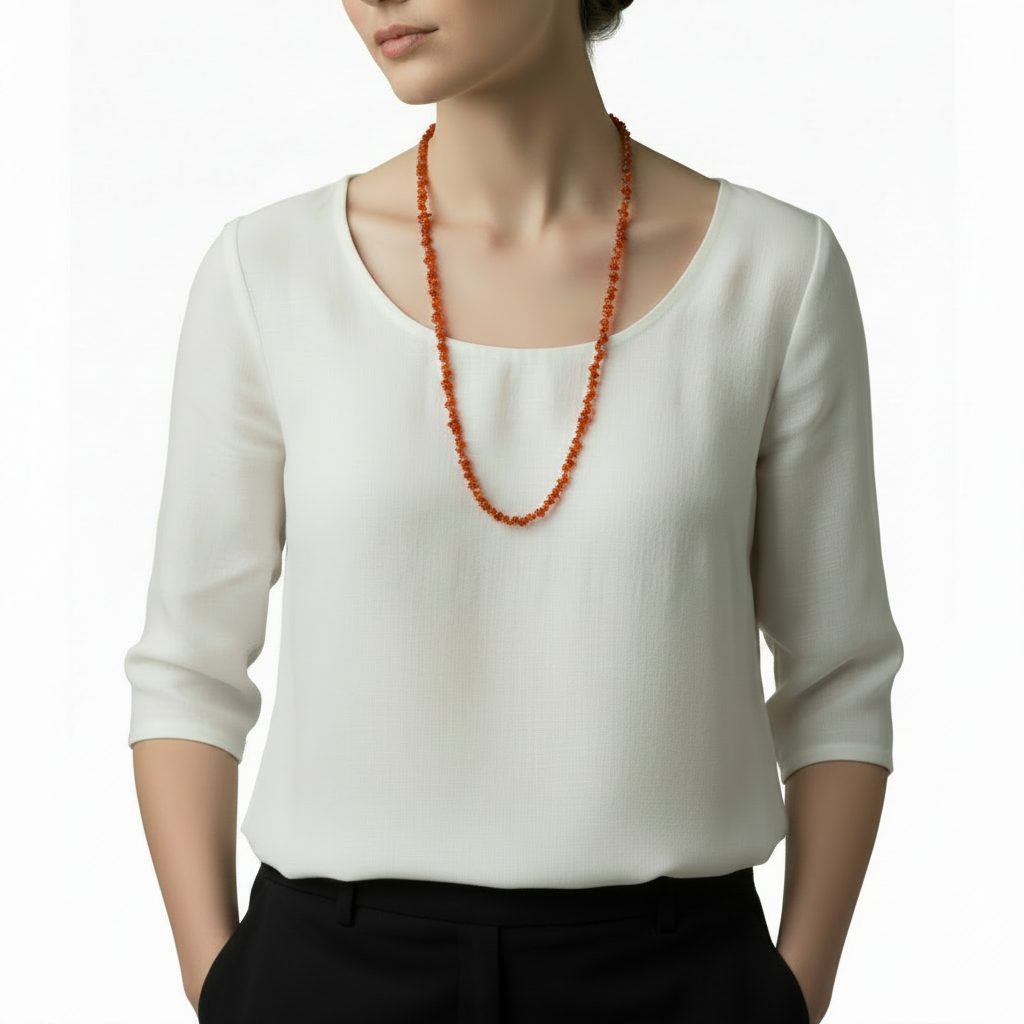 Collier sautoir Tariguente Cornaline - mise en situation